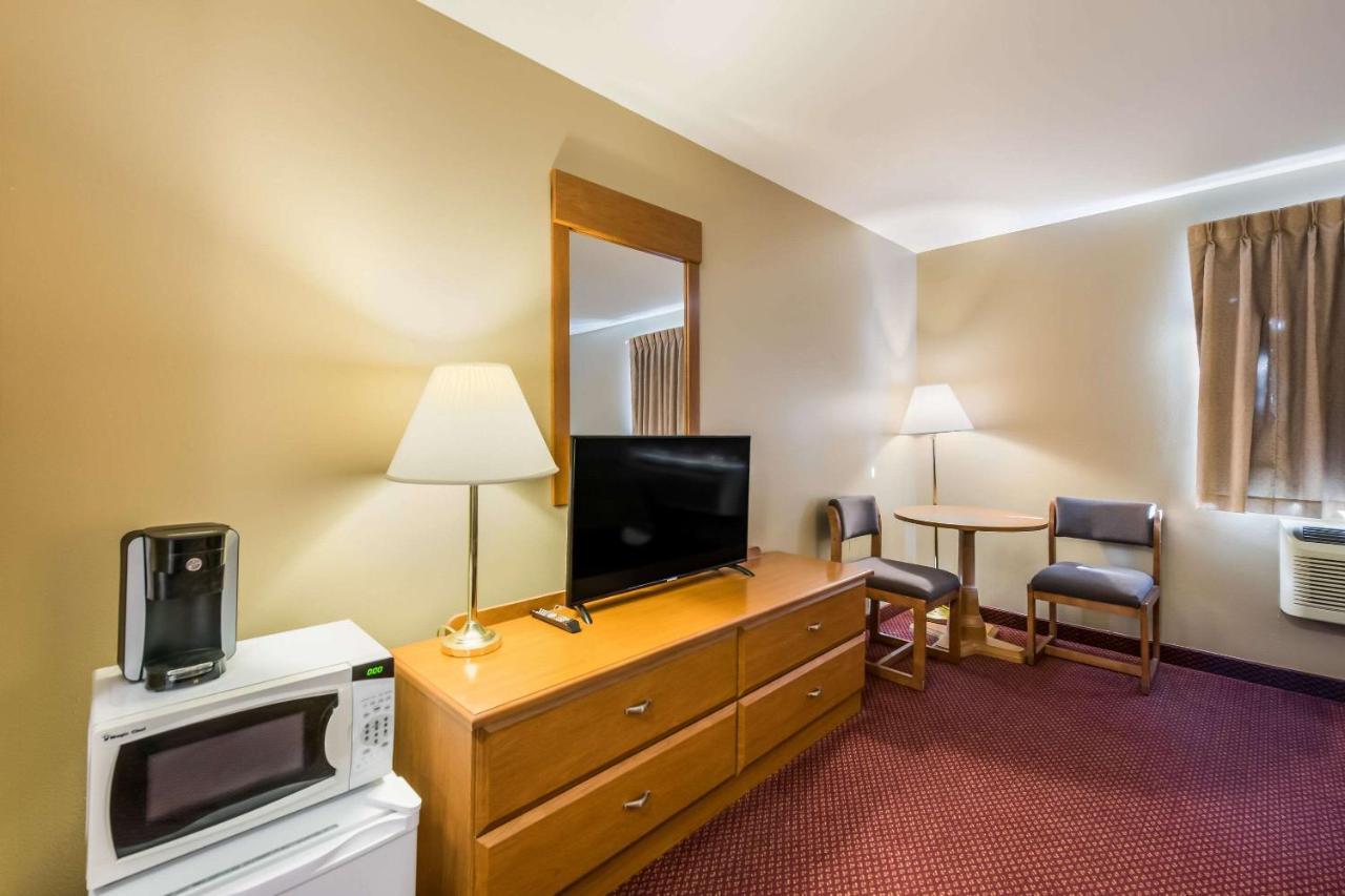 Econo Lodge Rice Lake 外观 照片